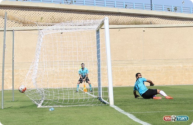 הראשון של קראקרה (עודד חסין)